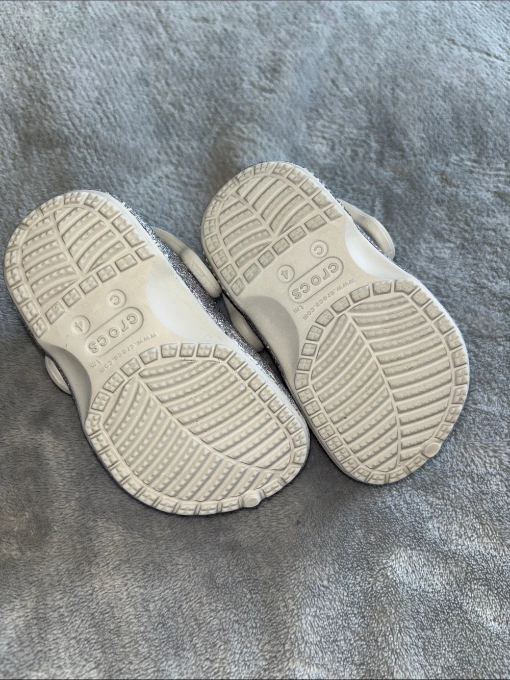 CROCS Kids baby 4 Classic Clog in Sparkling Silver Glitter